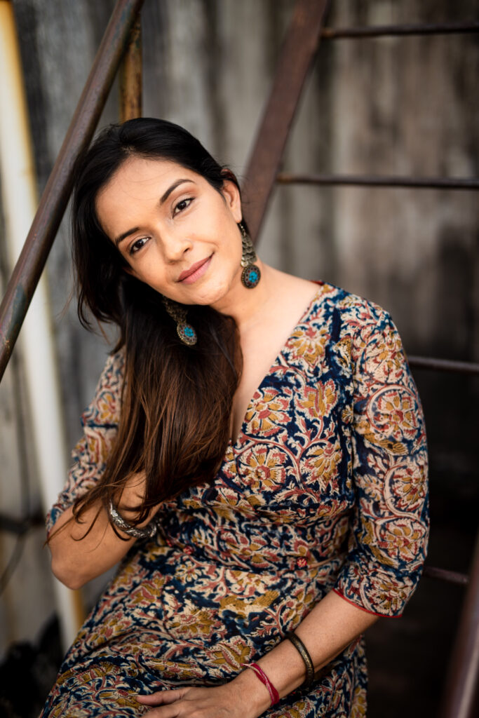 https://labelritika.com/wp-content/uploads/2023/09/SET-54-E-683x1024.jpg
